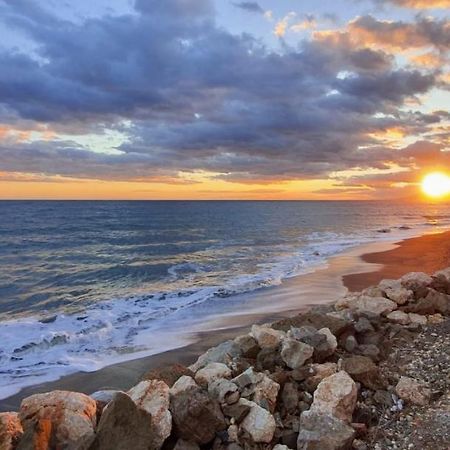 Suites Beach Nature Велес Экстерьер фото