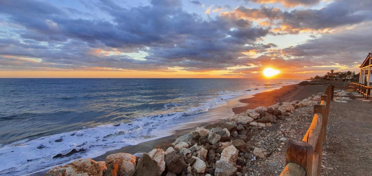 Suites Beach Nature Велес Экстерьер фото